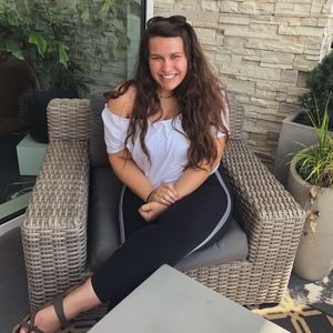 Meet your Posher, Laura